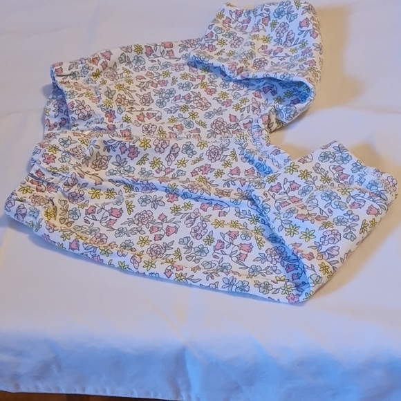 5/$20 Carter's Floral Little Girls Bottoms in Very good used condition, cute 😍 - Picture 1 of 5